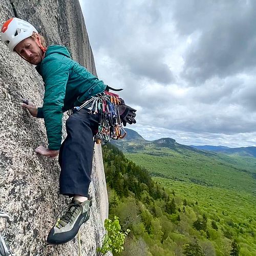 Day 3 at Greens Cliff and finger pads are fried! The lovely, solid, but oh-so-coarse granite is tough on soft springtime...